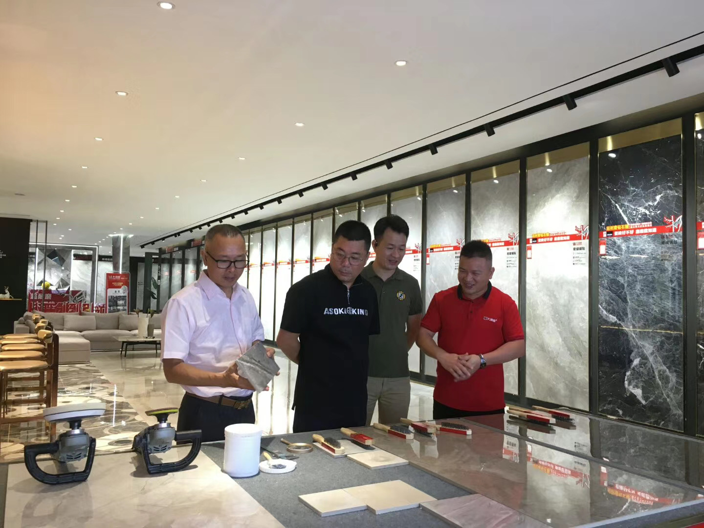 黄瓜污视频超耐磨大理石瓷磚